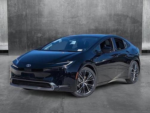 2025 Toyota Prius XLE