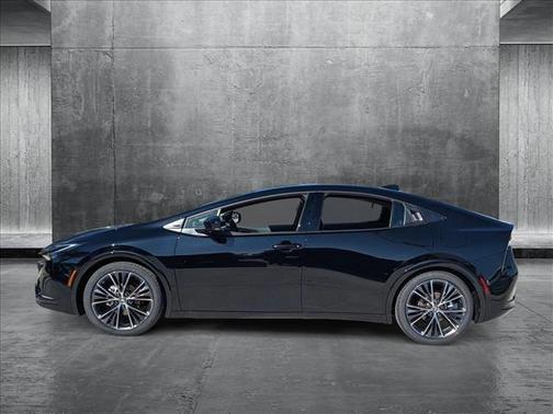 2025 Toyota Prius XLE