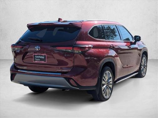 Ruby Flare Pearl 2026 Toyota Highlander Hybrid Platinum