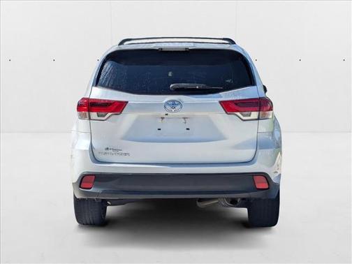2019 Toyota Highlander LE I4