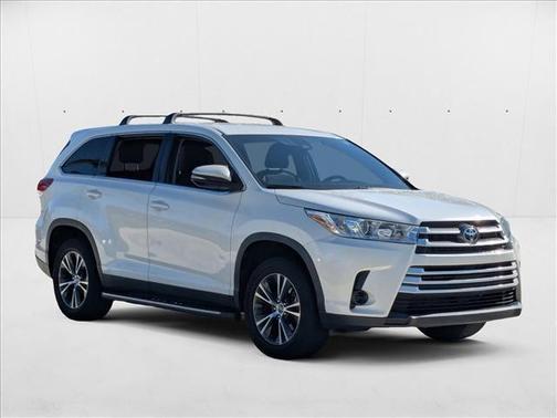 2019 Toyota Highlander LE I4