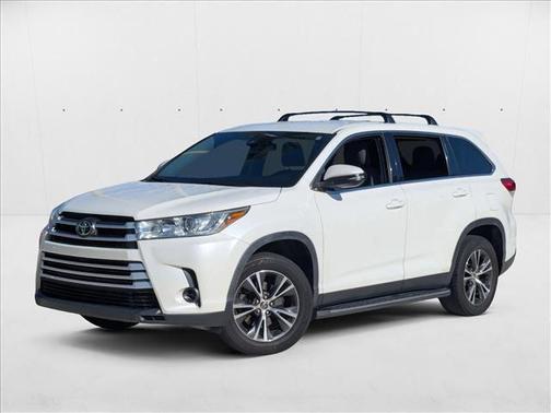 2019 Toyota Highlander LE I4