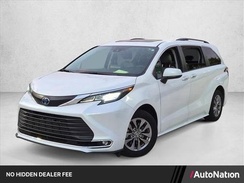 Wind Chill Pearl 2023 Toyota Sienna XLE