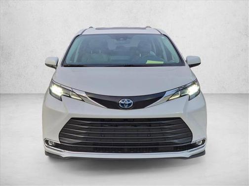 Wind Chill Pearl 2023 Toyota Sienna XLE