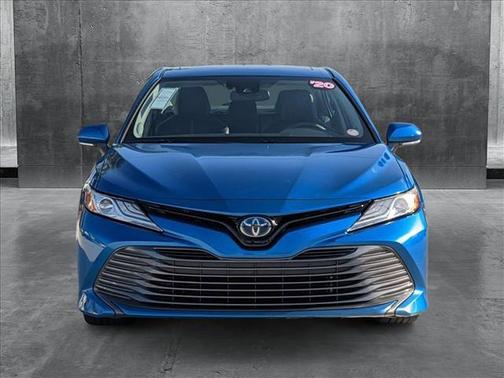 2020 Toyota Camry Hybrid XLE