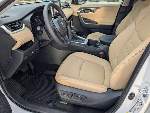 2025 Toyota RAV4 Hybrid XLE Premium