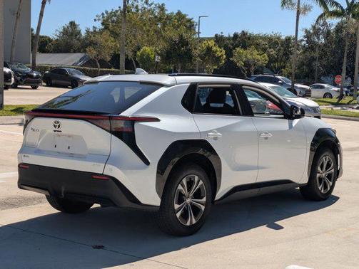 2025 Toyota bZ4X XLE