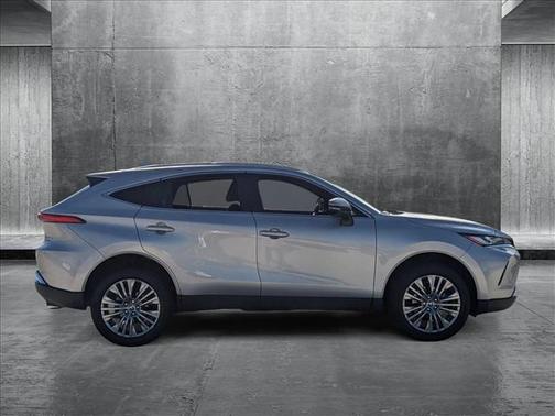 2022 Toyota Venza XLE
