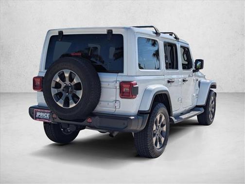 Bright White Clearcoat 2018 Jeep Wrangler Unlimited Sahara