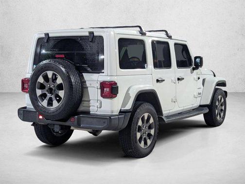 Bright White Clearcoat 2018 Jeep Wrangler Unlimited Sahara