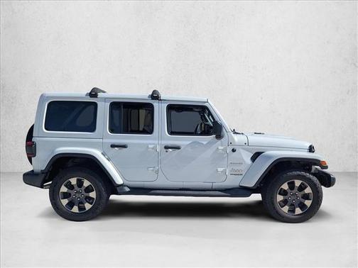 Bright White Clearcoat 2018 Jeep Wrangler Unlimited Sahara