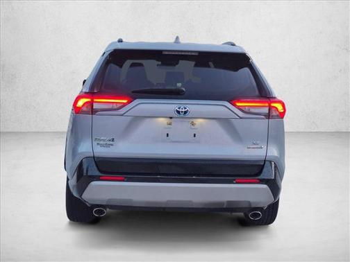 Silver Sky Metallic 2022 Toyota RAV4 Hybrid SE