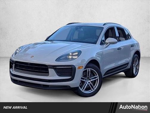 2022 Porsche Macan AWD