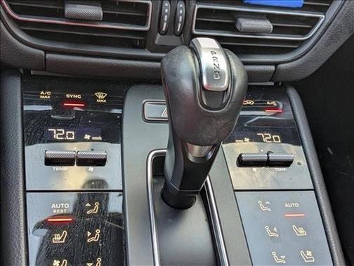 2022 Porsche Macan AWD