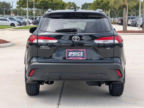 2025 Toyota Corolla Cross LE