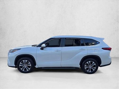 Wind Chill Pearl 2023 Toyota Highlander XLE