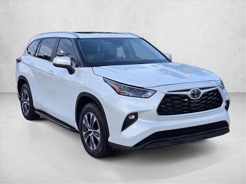 Wind Chill Pearl 2023 Toyota Highlander XLE