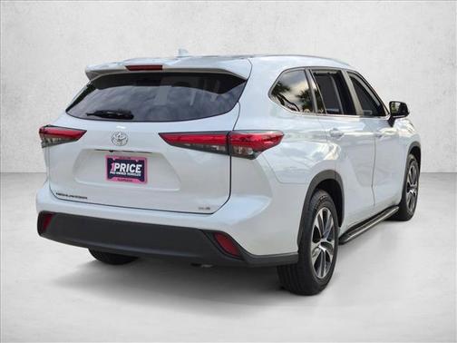 Wind Chill Pearl 2023 Toyota Highlander XLE
