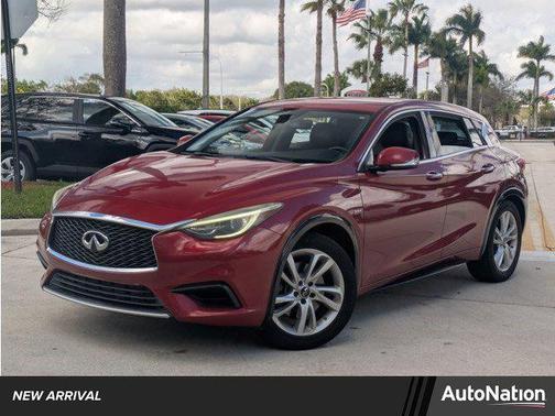 2018 INFINITI QX30 Luxury