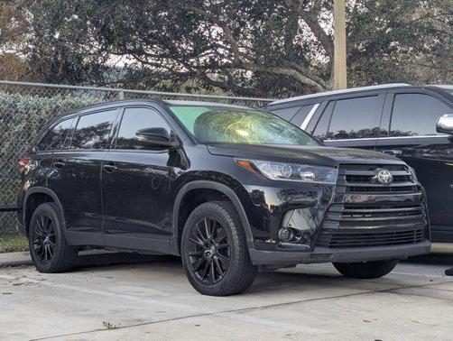 2019 Toyota Highlander SE