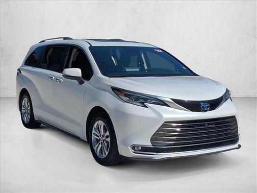 Wind Chill Pearl 2022 Toyota Sienna Platinum