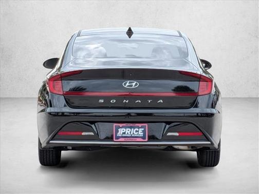 2022 Hyundai SONATA SE