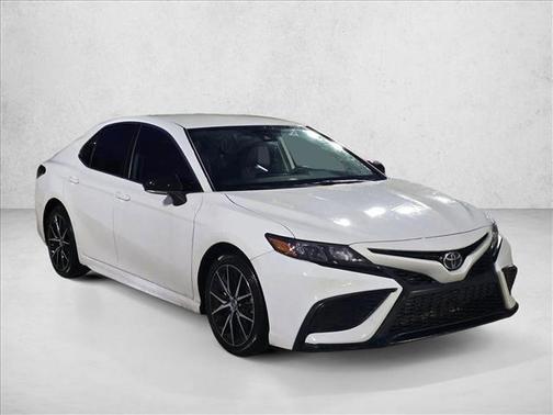 Ice Cap 2023 Toyota Camry SE