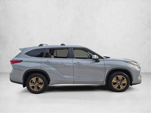 Cement 2023 Toyota Highlander Hybrid XLE