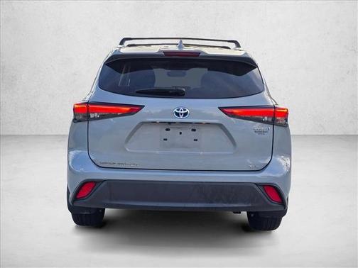 Cement 2023 Toyota Highlander Hybrid XLE