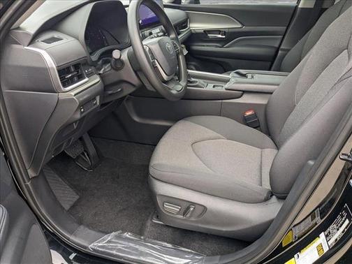 2025 Toyota Highlander LE