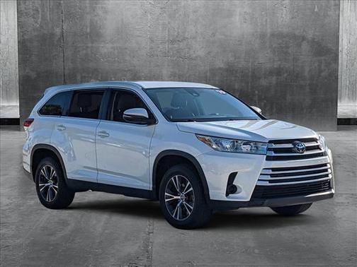 2019 Toyota Highlander LE I4