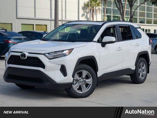 2025 Toyota RAV4 Hybrid XLE