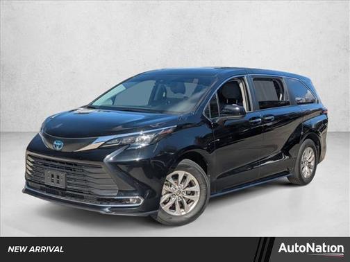 2024 Toyota Sienna XLE