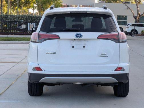 2018 Toyota RAV4 Hybrid XLE