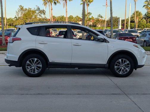 2018 Toyota RAV4 Hybrid XLE