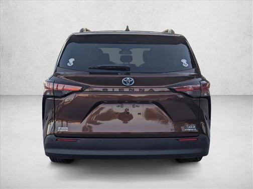 2021 Toyota Sienna XLE 8 Passenger