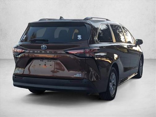2021 Toyota Sienna XLE 8 Passenger