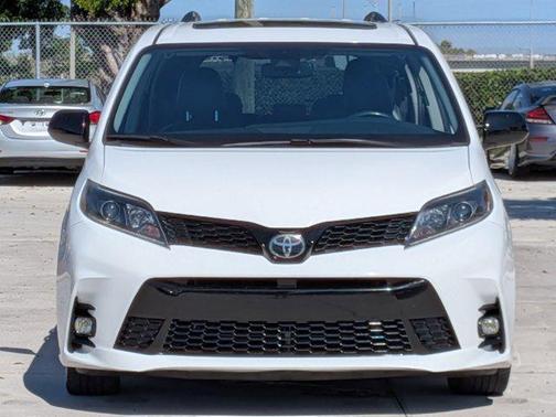 2020 Toyota Sienna SE Premium