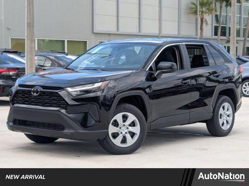 2025 Toyota RAV4 LE