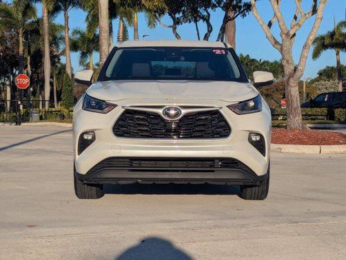 2021 Toyota Highlander LE