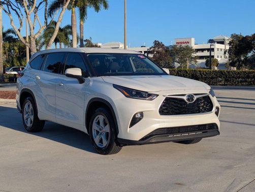 2021 Toyota Highlander LE