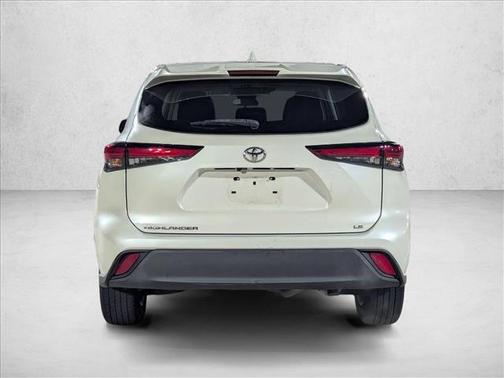 2021 Toyota Highlander LE