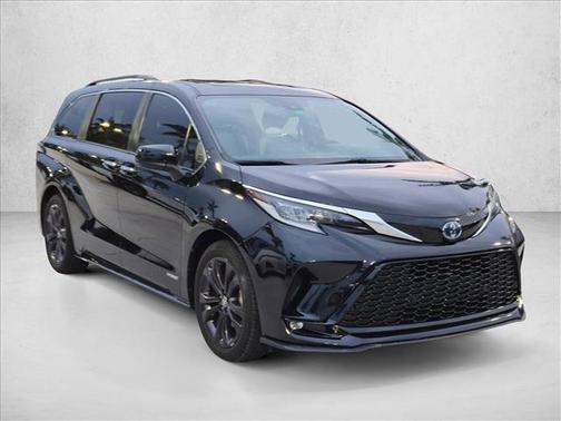 Midnight Black Metallic 2021 Toyota Sienna XSE 7 Passenger