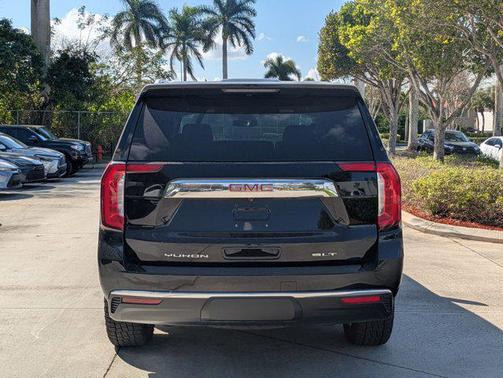 2024 GMC Yukon SLT