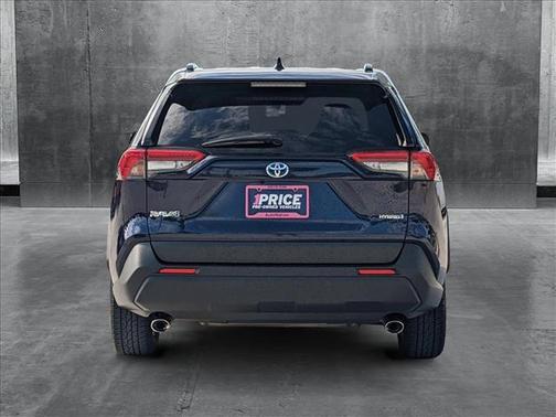 2022 Toyota RAV4 Hybrid XLE