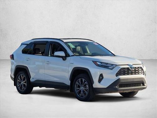 2022 Toyota RAV4 Hybrid XLE Premium