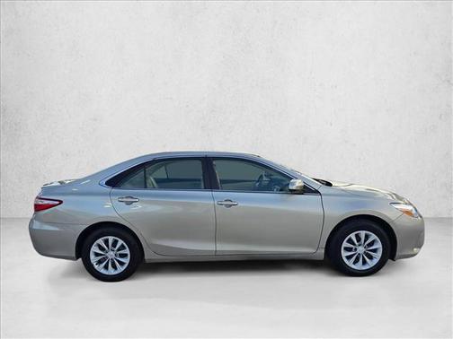 Creme Brulee Mica 2017 Toyota Camry LE