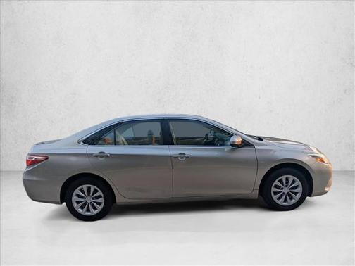 Creme Brulee Mica 2017 Toyota Camry LE