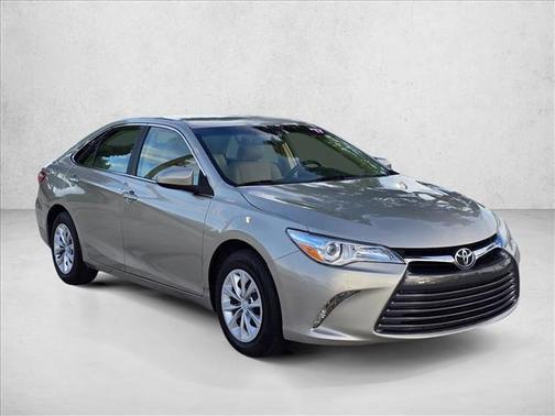 Creme Brulee Mica 2017 Toyota Camry LE