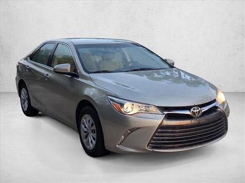 Creme Brulee Mica 2017 Toyota Camry LE